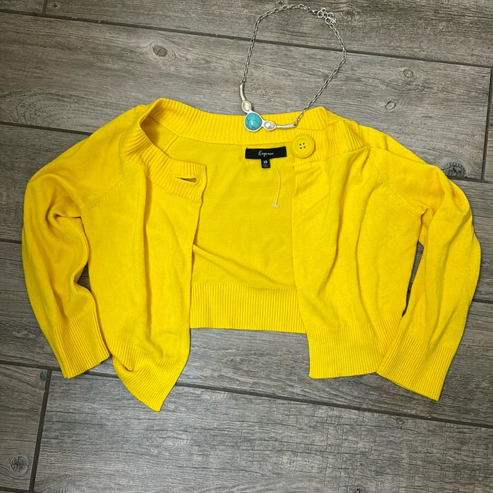 Express yellow, crop cardigan🌼🌼🌼